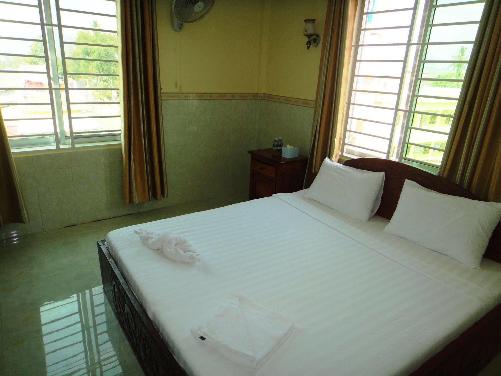 Borey Vatanac Guesthouse Kampot Exteriör bild