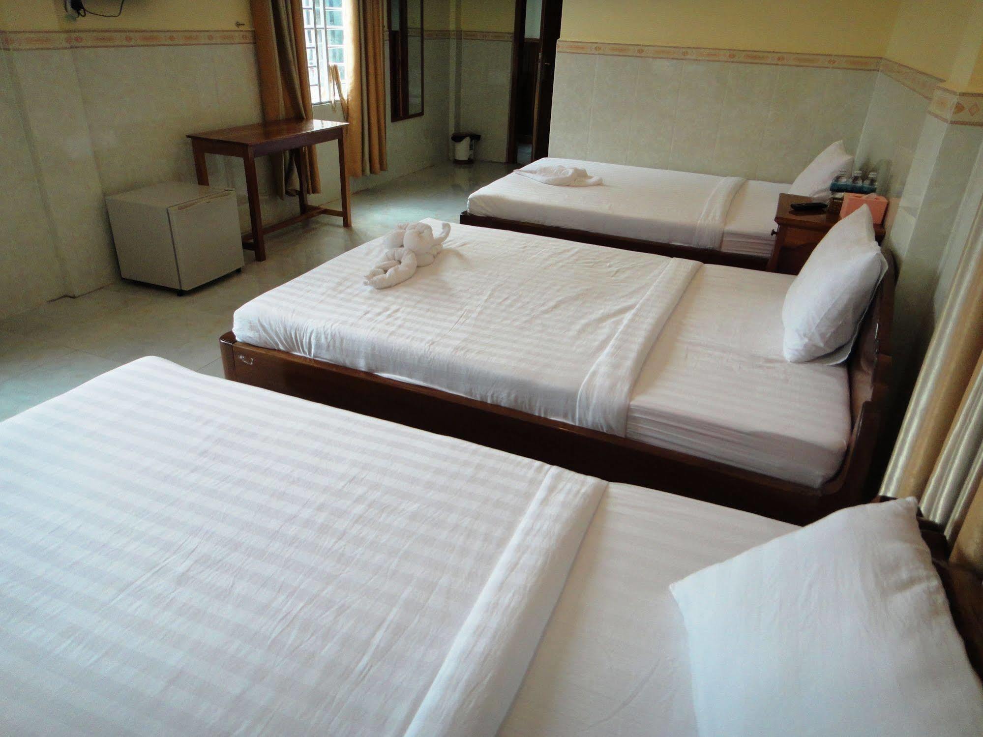 Borey Vatanac Guesthouse Kampot Exteriör bild